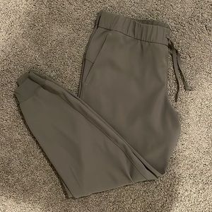 Lululemon On The Fly Jogger. Color: Olive Size: 12